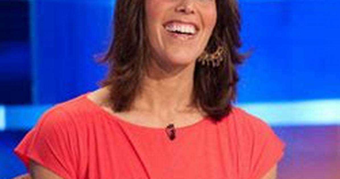 Dana Jacobson Bio, Wiki, Age, Height, Family, Husband, Married, Salary, Net Worth