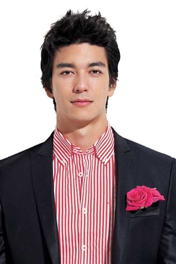 Dennis Oh: The Rising Star of Korean Entertainment