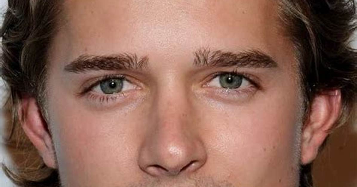 Drew Van Acker Bio, Wiki, Age, Height, Wife, Lucy Hale, Net Worth, Pretty Little Liars, Movies and Tv Shows