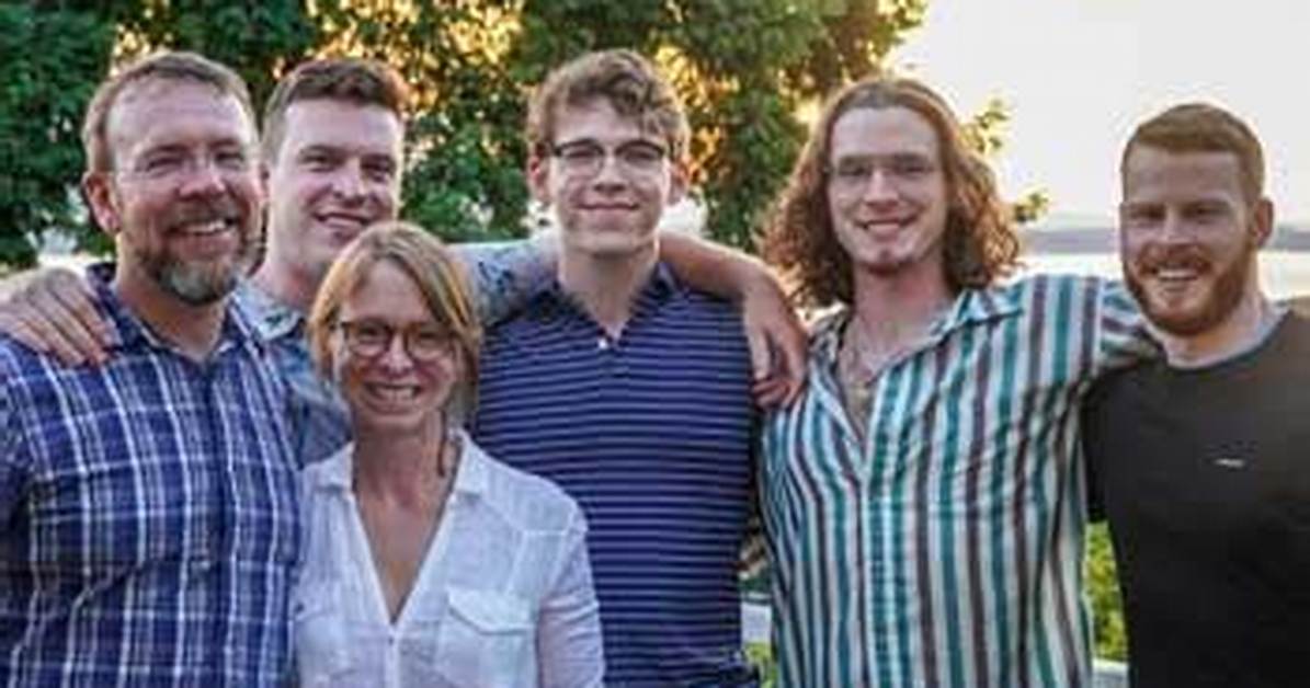 Ethan Chlebowski’s Wife – Who Is He Married to? His Age and Net Worth