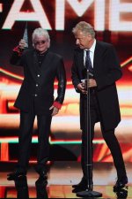 Graham Russell's Height: Uncovering the Musician's Stature