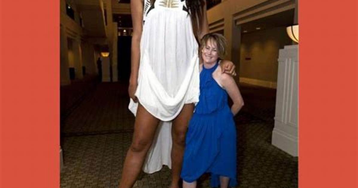 How Tall Is Liz Cambage