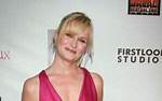 Is Nicholle Tom Married? Her Bio, Age, Husband and Net Worth