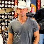 Kenny Chesney Mourns Woman Who Died at Denver Concert