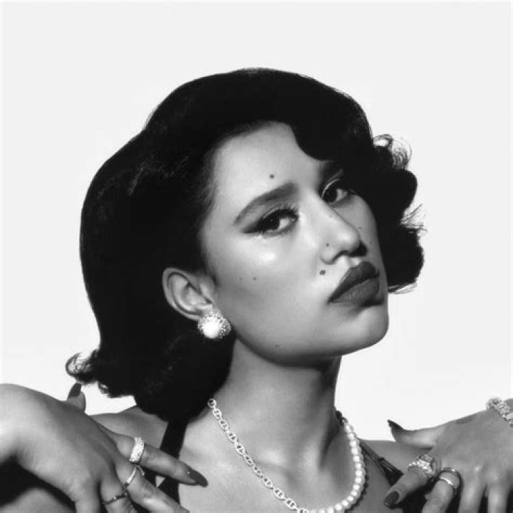 Raye Rylee: Rising Star in the Music Industry
