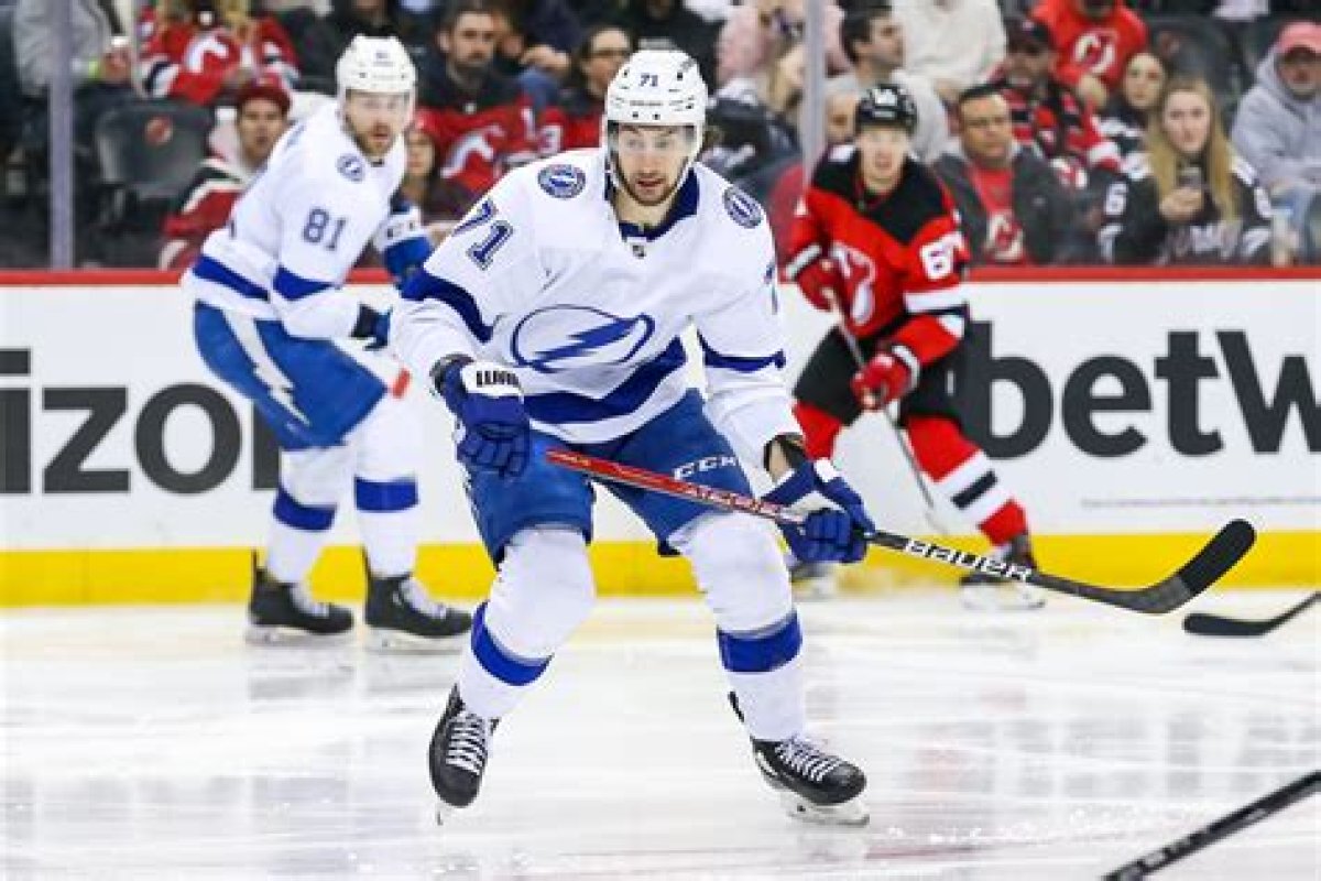 Tampa Bay Lightning Centerman Anthony Cirelli Relationship Status and Dating History Explained, His Career Earnings
