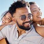 These 9 Polyamorous Dating Apps Will Help You Meet Awesome Partners