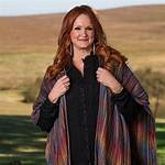 Unraveling the Truth: Was Ree Drummond Diagnosed with Cancer?