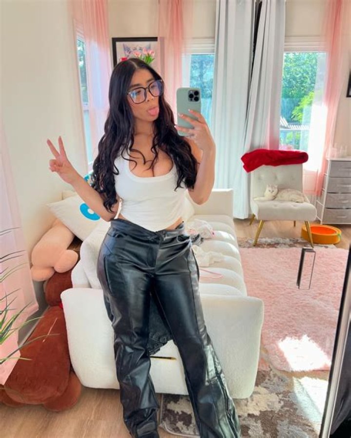 Violet Myers: All Social Media Links & Latest Updates!
