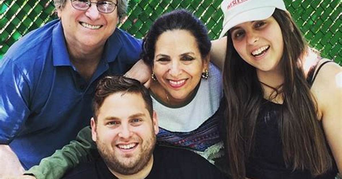Who Are Beanie Feldstein Parents Sharon Lyn Chalkin and Richard Feldstein? Is the Actress Jewish?